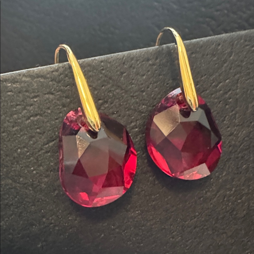 Swarovski Elegant Red and Gold Asymmetrical Drop Earrings
